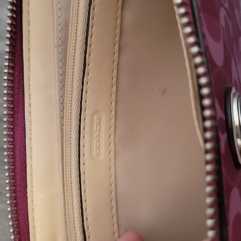 Coach Pink Peytons Dream Leather Wallet with Zipper Great Used Condition Rare - Picture 9 of 9